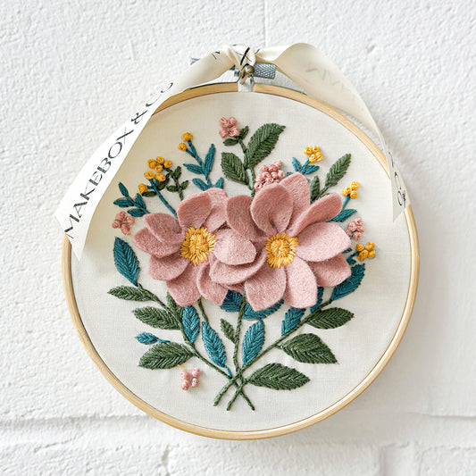 Makebox Embroidery Kit ANEMONE JAPONICA - Default (EMBKITMAKANE)