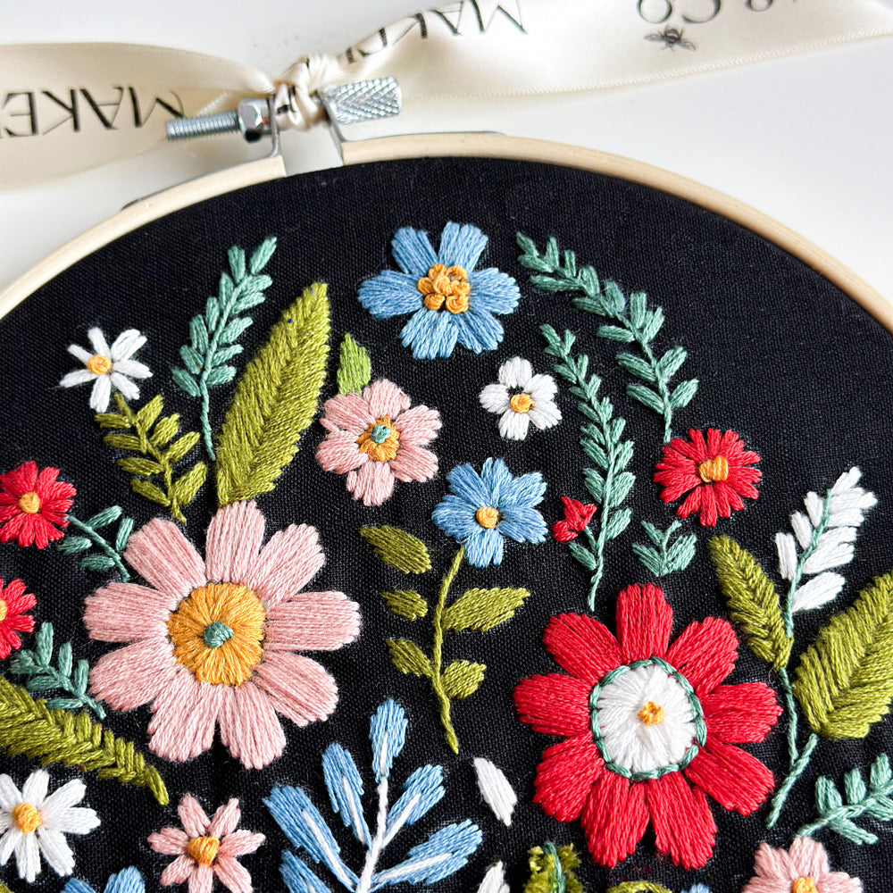 Makebox Embroidery Kit WILDFLOWER BLACK - Default (EMBKITMAKWILDBLA)