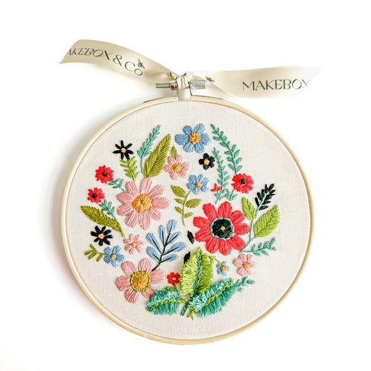 Makebox Embroidery Kit WILDFLOWER CREAM - Default (EMBKITMAKWILDCRE)