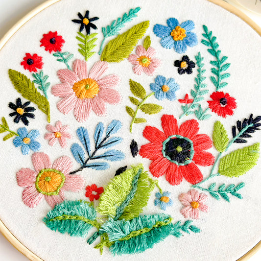 Makebox Embroidery Kit WILDFLOWER CREAM - Default (EMBKITMAKWILDCRE)